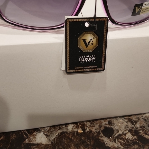 VG RHINESTONE SUNGLASSES - Picture 4 of 9